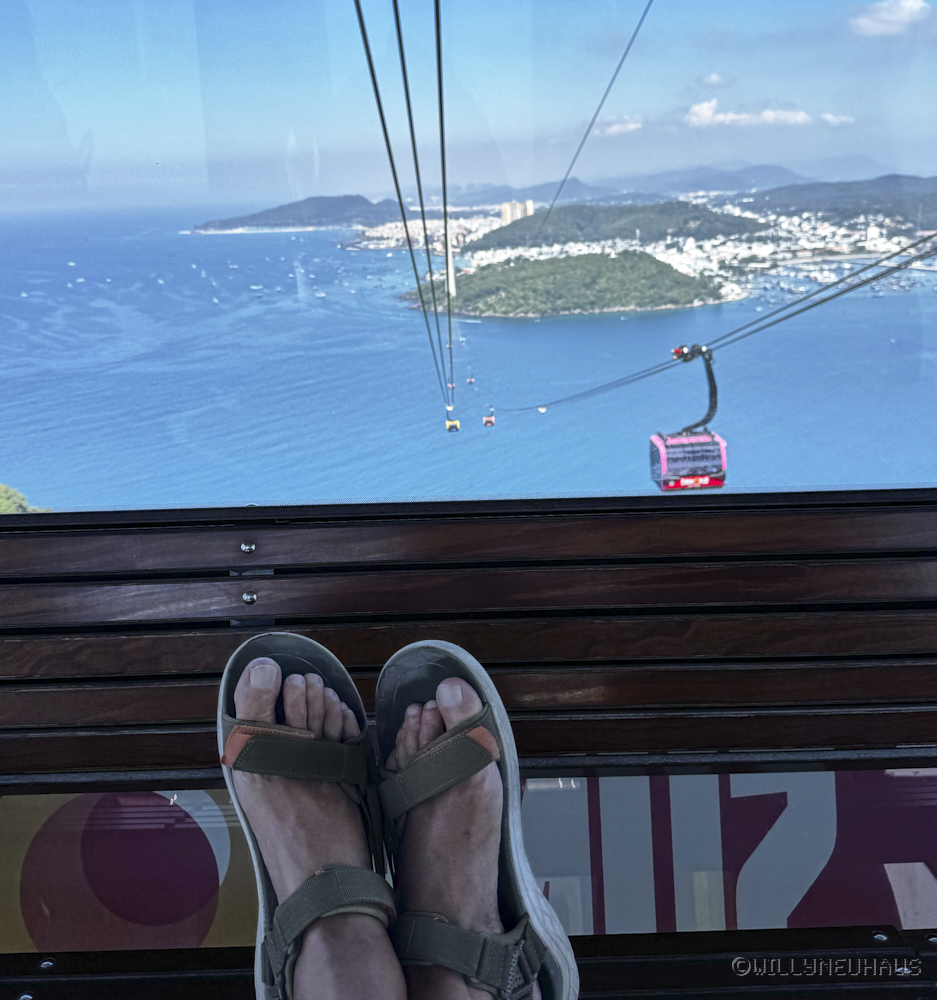 HonThomCablecarPhuQuocVietnam