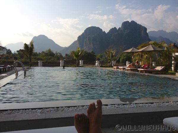 RiversideVangViengLaos