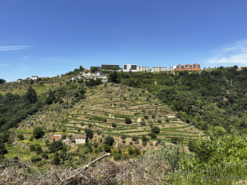 Portugal 26 087