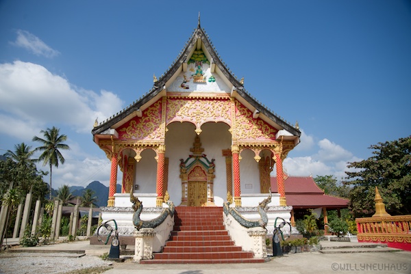 Laos 13 056